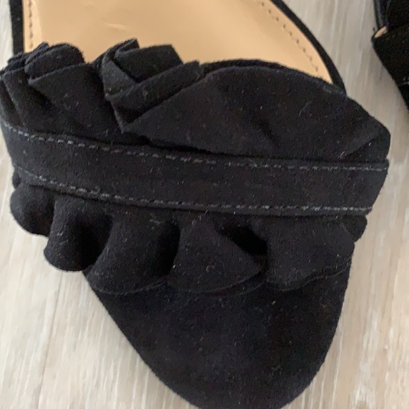 Vince Camuto suede sandals. Excellent condition. - Picture 4 of 9